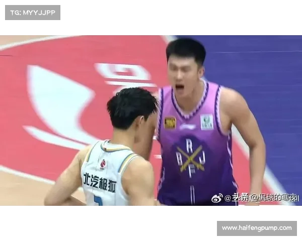 北控男篮球迷开放日精彩上演 新赛季球衣首次亮相引热议 北控男篮球迷开放日精彩上演 新赛季球衣首次亮相引热议